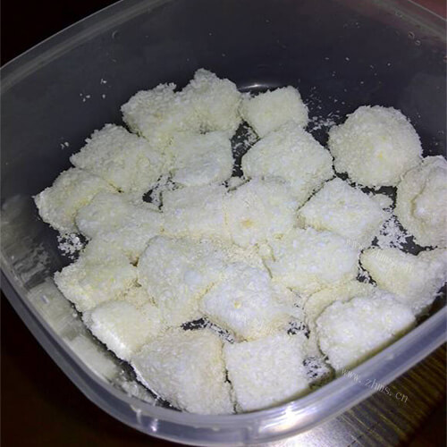 美味的椰蓉牛奶冻