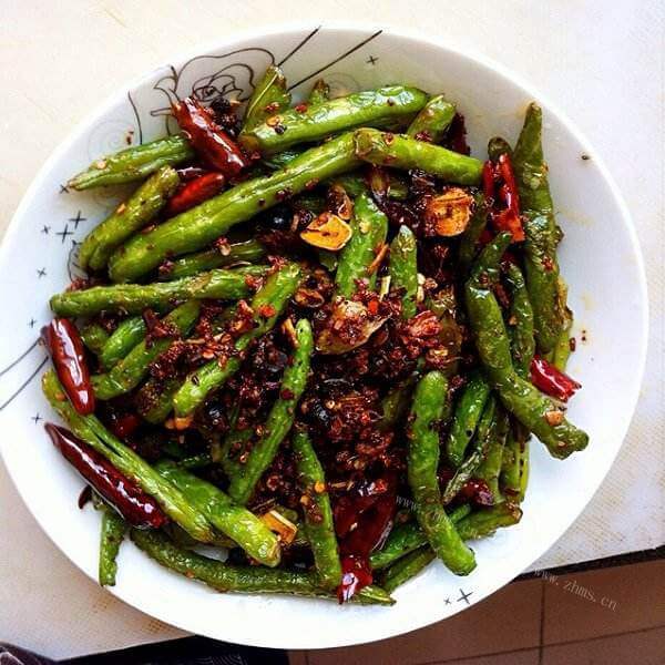 美味的茄子煸豆角