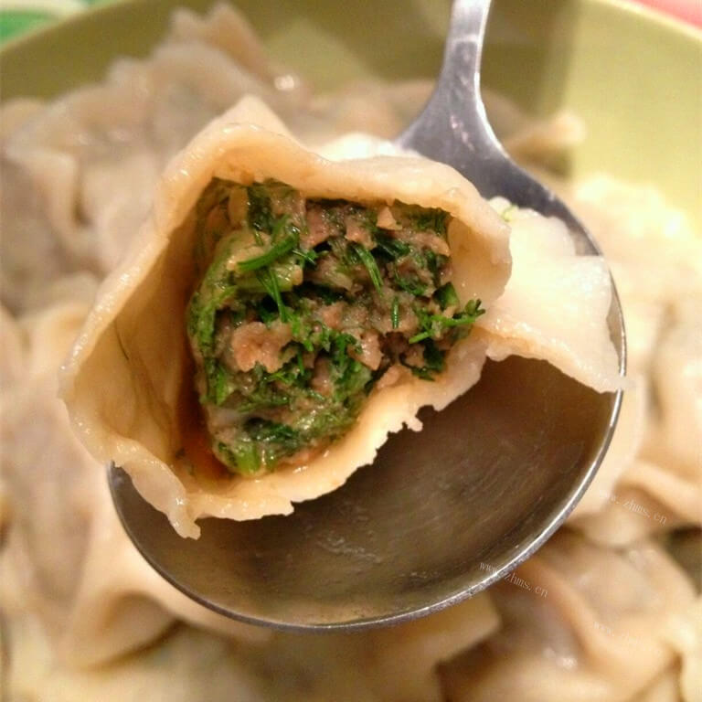 美味的茴香鸡蛋蒸饺