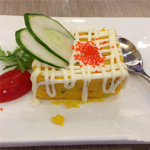 好吃的鱼子酱烤吐司面包