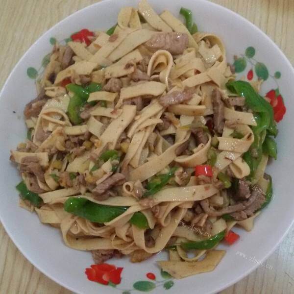 美味的烧烤味干煸千张丝