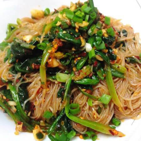 美味的蒜香凉拌粉丝 