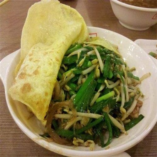 可口的春饼炒合菜