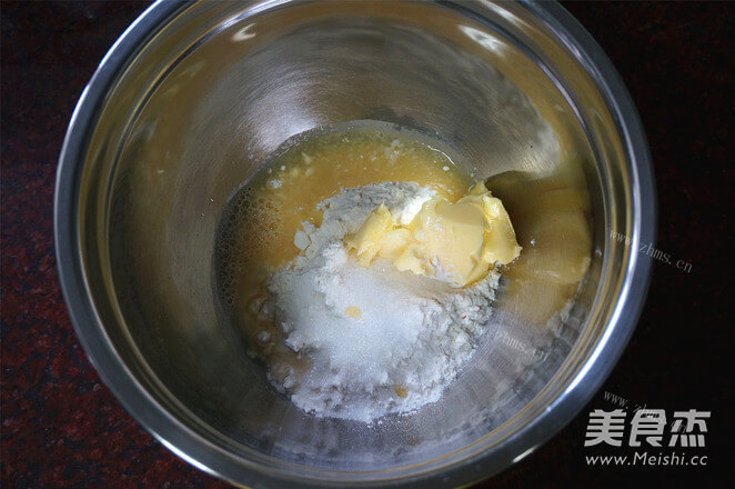 香甜的桂味南瓜派做法图解4)