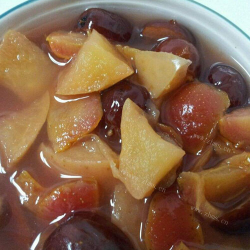 美味的山楂苹果红枣羹