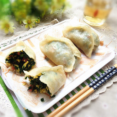 美味的韭菜鸡蛋烫面饺