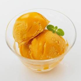 美味的苹果芒果冰淇淋