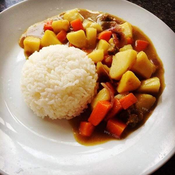 家常美食蕃茄土豆肉饭