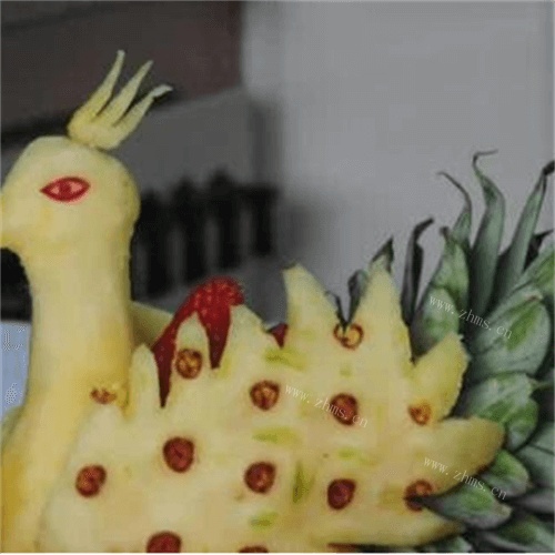精美菠萝孔雀雕花