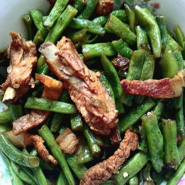 美味的酱烧四季豆猪肚