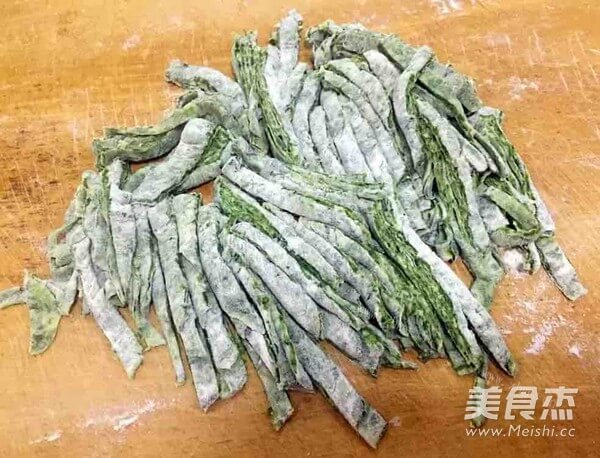 美味的姚氏私房酥炸海菜条做法图解7)