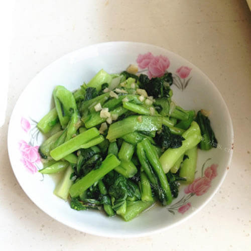 美味的蒜香青菜苔
