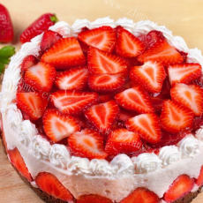 香甜可口草莓蛋糕