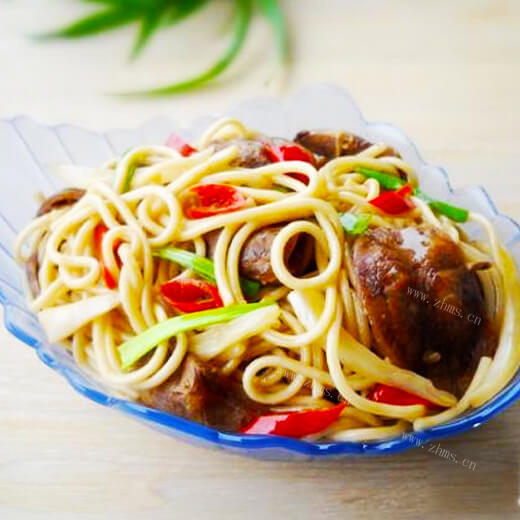 美味的牛肉柿子焖面
