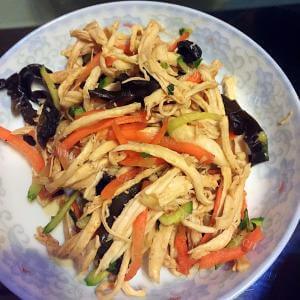好吃的鲜溜鸡丝