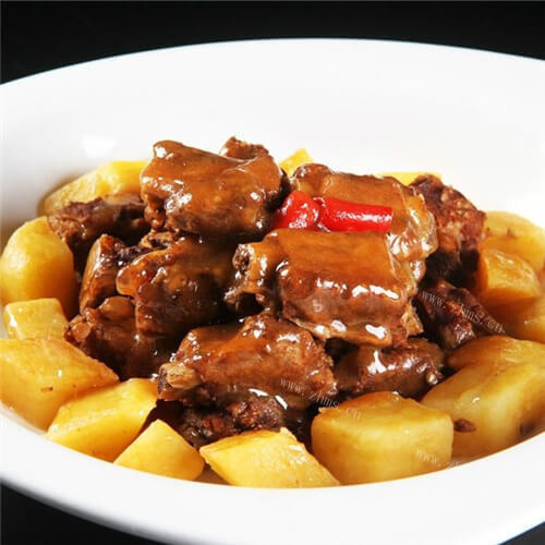 色味俱佳的排骨土豆一锅焖