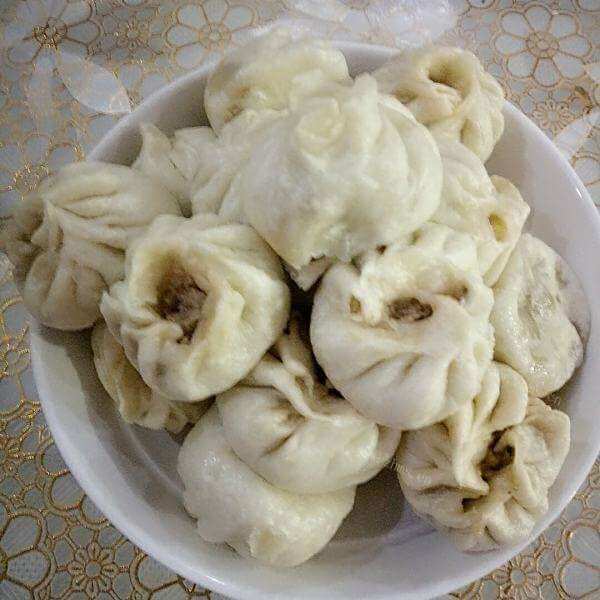 好吃的猪肉卷心菜包子