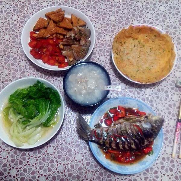 美味的鸡蛋泡菜山药饼