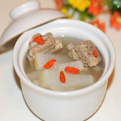 滋补养生白萝卜肉沫汤