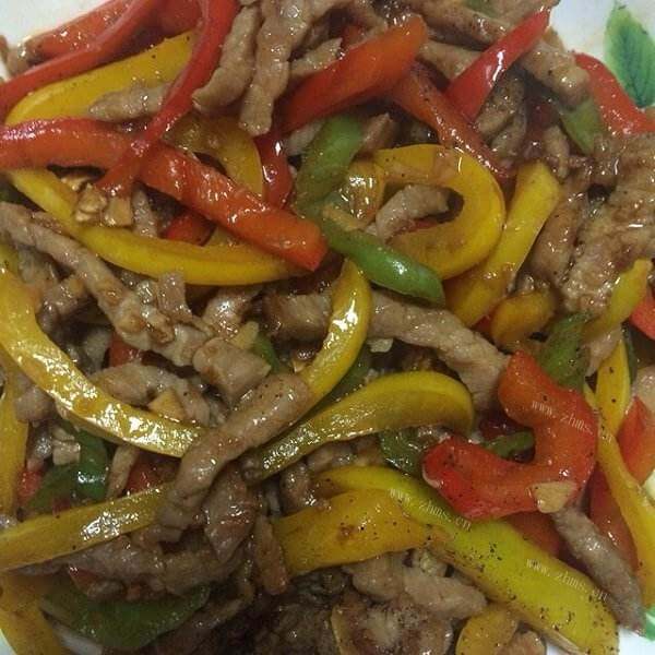 好吃的黑椒牛柳蘑菇焗饭
