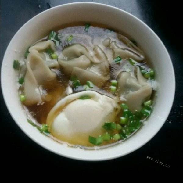 美味的牛肉芹菜混沌馅