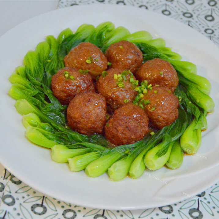寻常的油菜炖肉丸