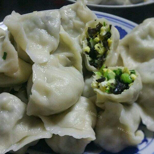 美味的鸡蛋木耳饺子 