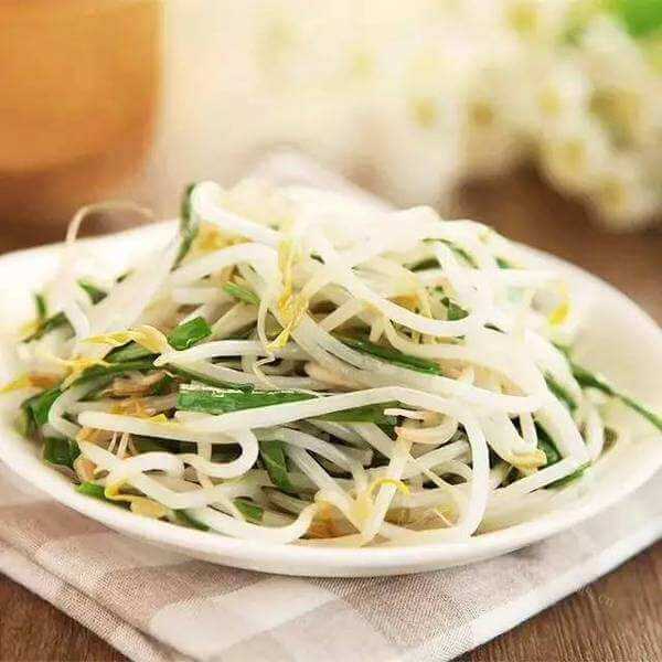 家常韭菜绿豆芽