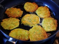 简单易学的到家美食一南瓜鸡蛋饼做法图解6)