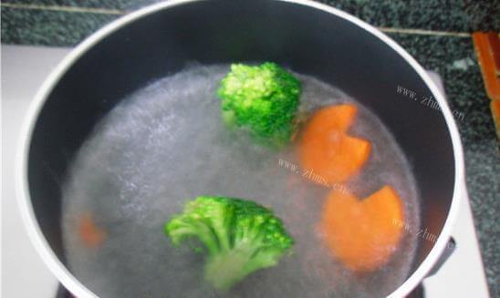 美味的芝加哥香煎牛扒做法图解8)