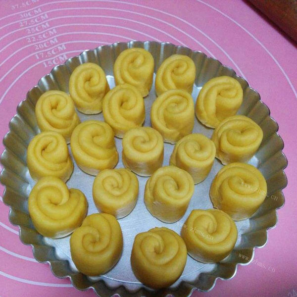 金钱卷面包
