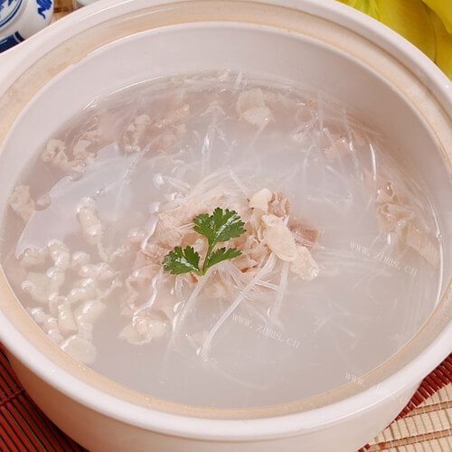 好喝的娃娃菜羊肉粉丝汤