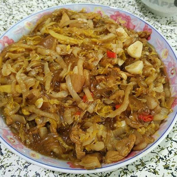 酸甜可口的酸菜粉条煮龙骨