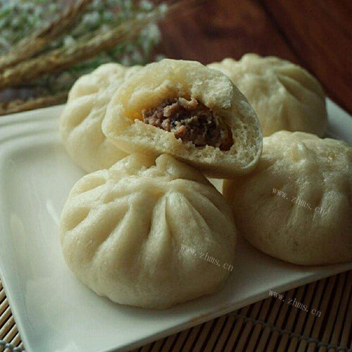 香鲜的干菜鲜肉包