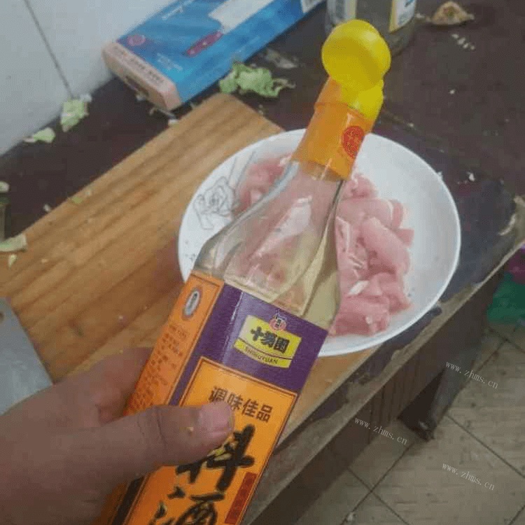 家常菜水煮肉片做法图解1)