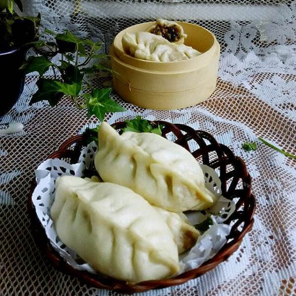 西式甜点奶油蜜豆辫子包