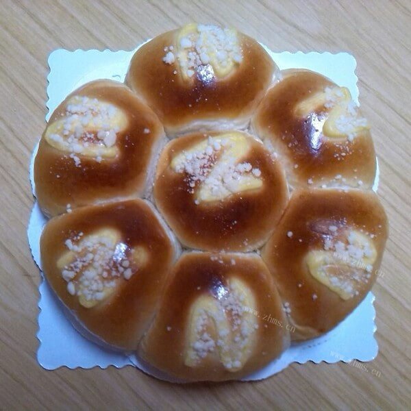可口的卡仕达蜜豆包