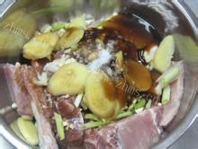 香嫩可口的烤箱烤排骨做法图解2)
