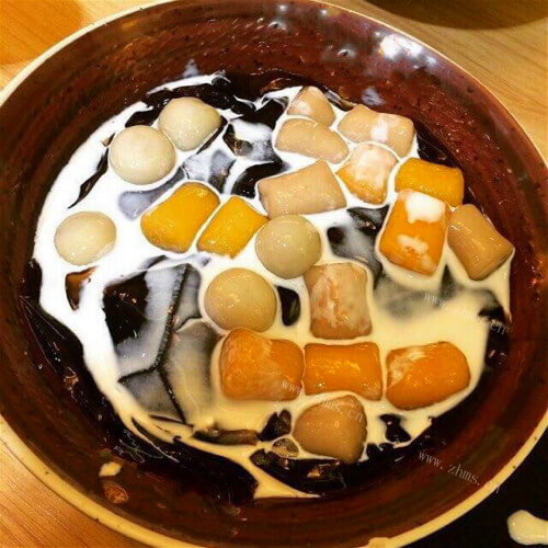 美味的牛奶芋圆