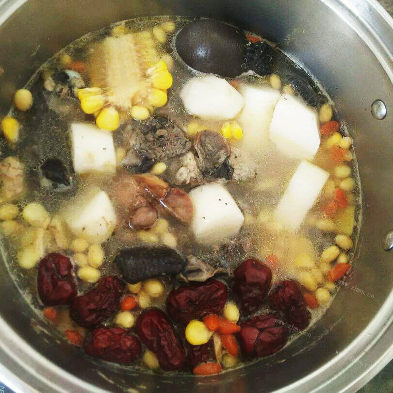 营养美食黄豆粒炒山药