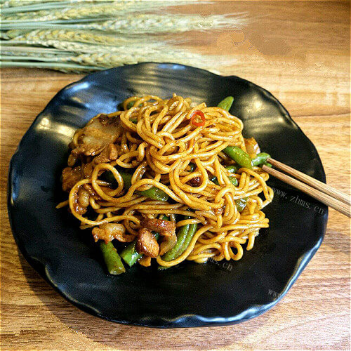 美味十足的家常豆角焖面