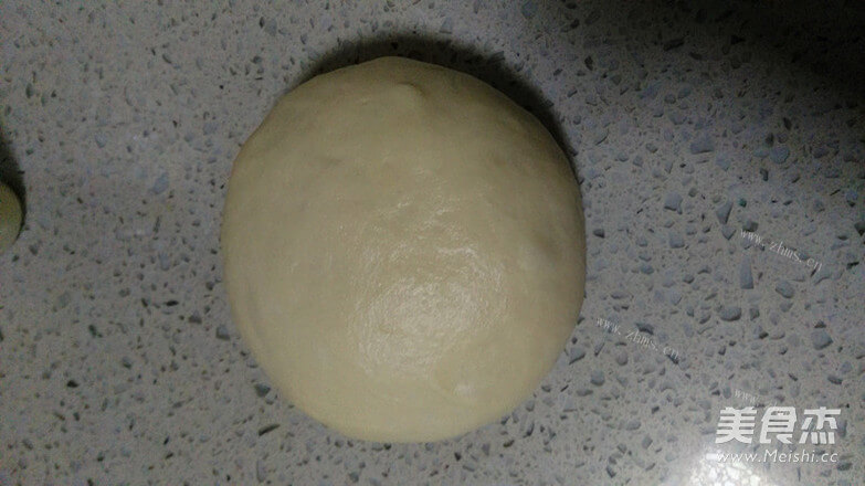 咸香的香葱肉松面包片做法图解2)