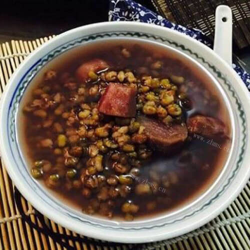 最佳解暑饮品紫薯绿豆汤