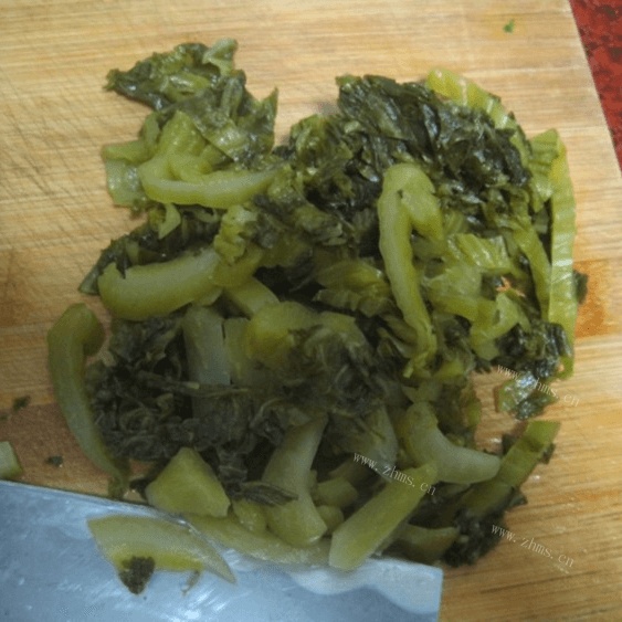 下饭的酸菜肉丝面做法图解1)
