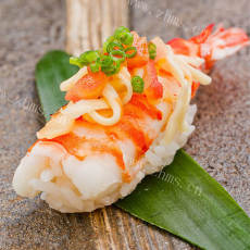 好吃的鲜虾肉松寿司
