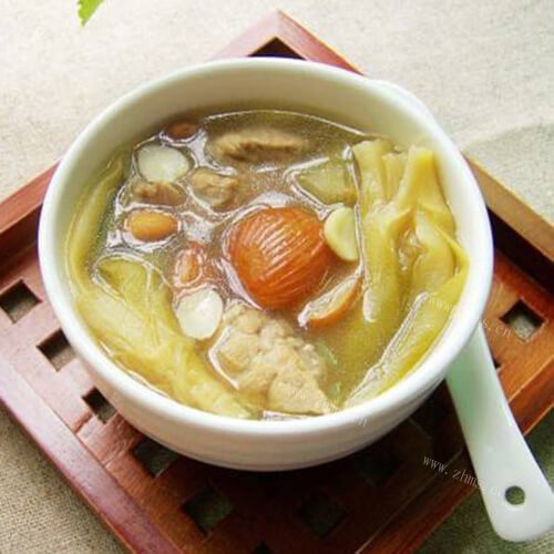 清暑的霸王花雪梨瘦肉汤