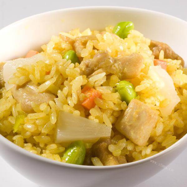 家常五彩鸡丁炒饭