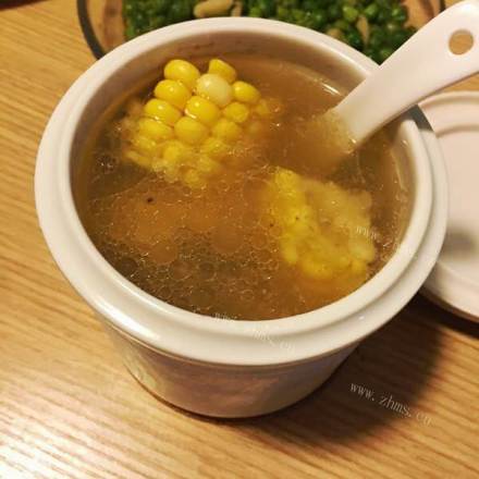 美味的红菌粟米排骨汤