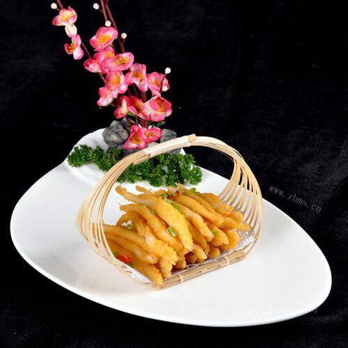 美味的香酥银针鱼