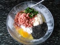 好吃的火腿肠豆渣饼 做法图解4)